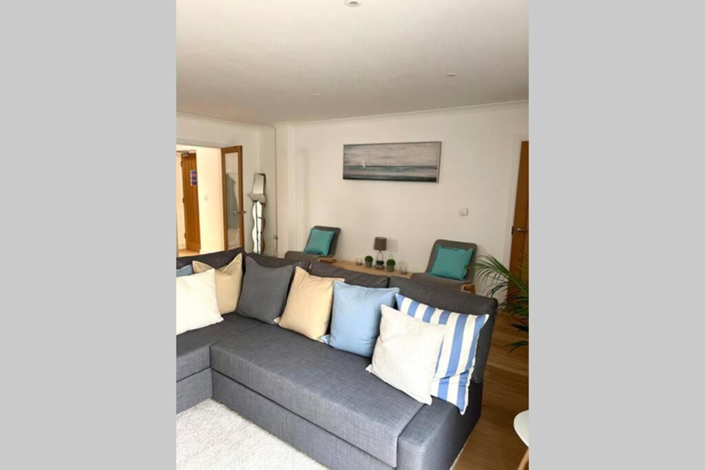 Luna Beach - Luxury Carbis Bay Apartment + Parking 외부 사진